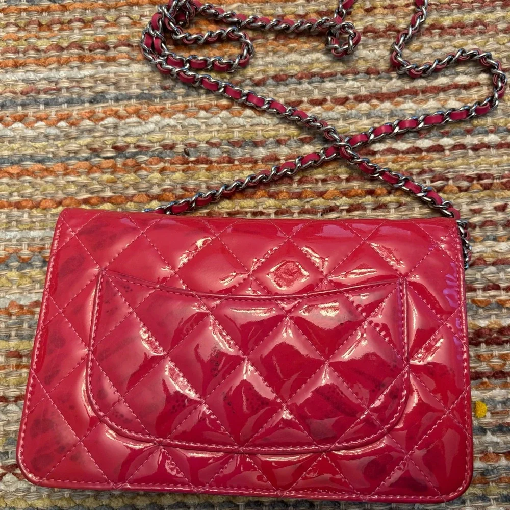 CHANEL Patent Calfskin Quilted Wallet On Chain WOC Strawberry Pink 🍓 - Picture 2 of 16